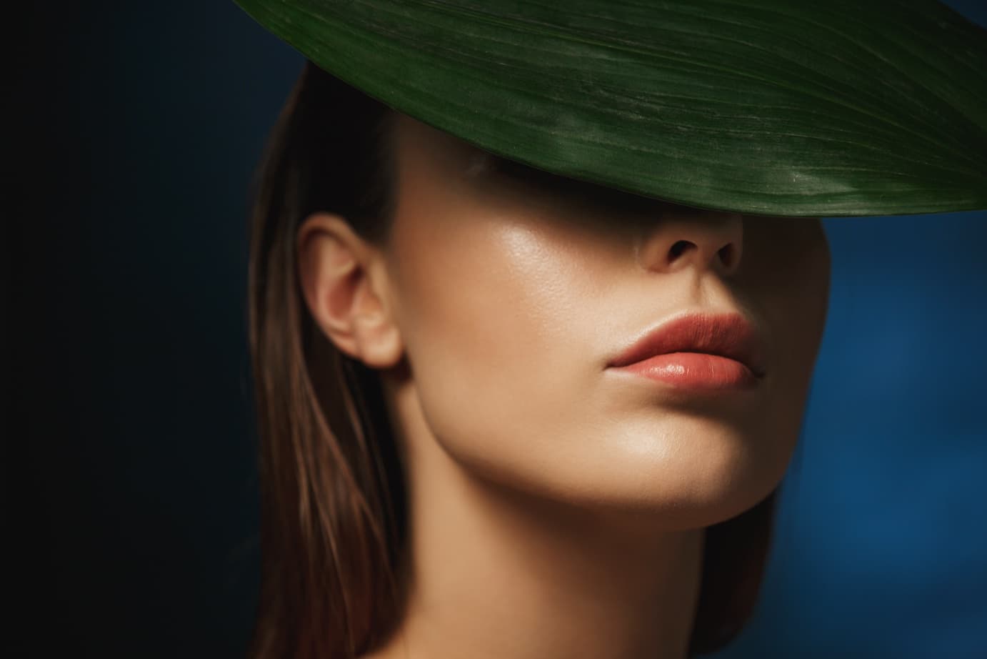 Natürliche Schönheit - Gesichtspflege und Lifting bei Lira Kosmetik