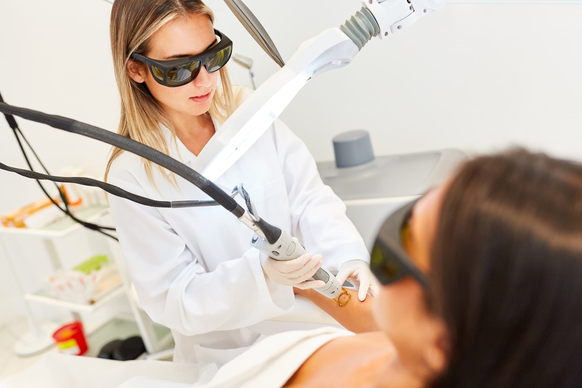 Laser-Haarentfernung Behandlung bei Lira Kosmetik